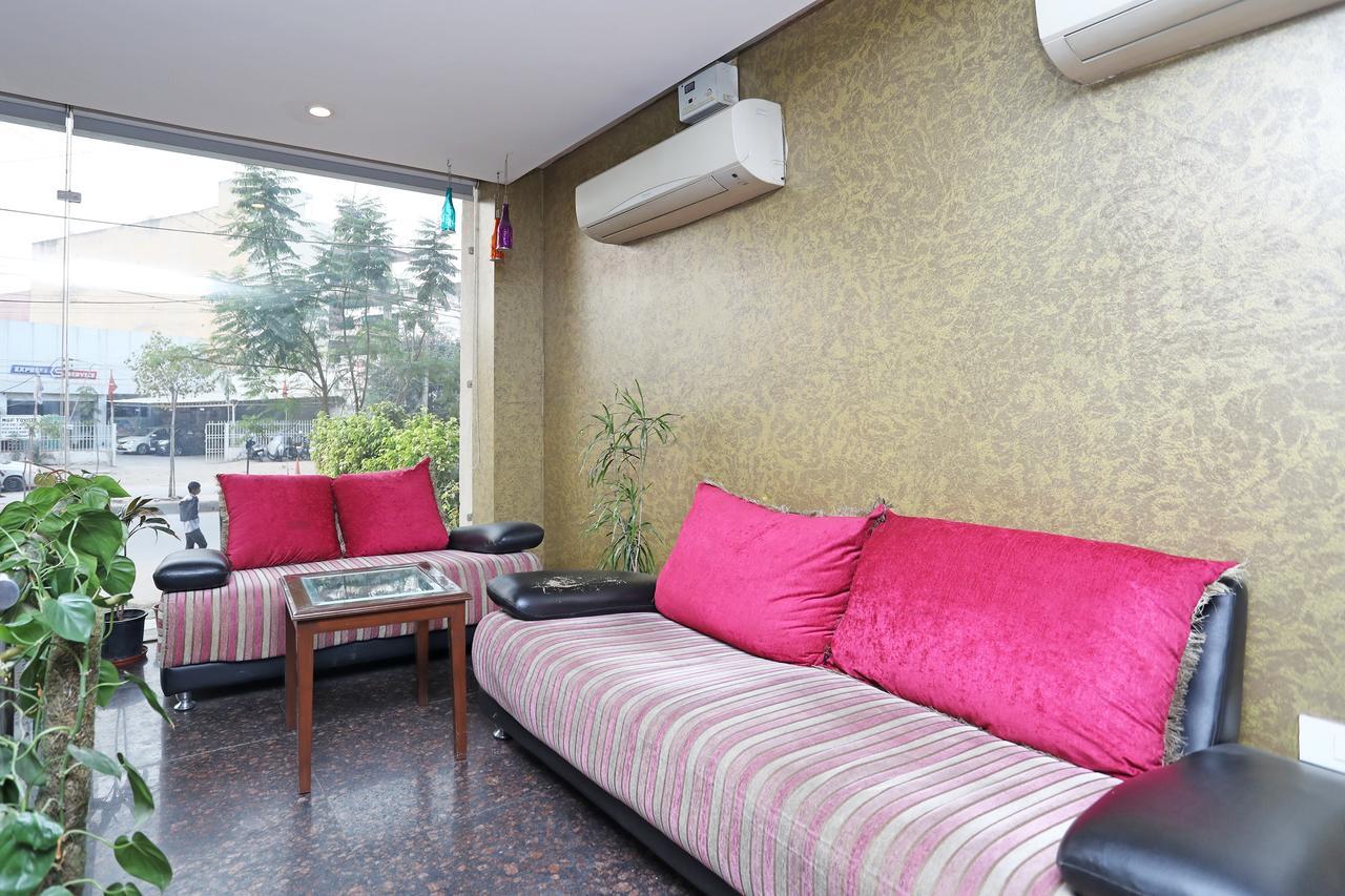 Capital O 10025 Hotel Flora Inn Gurgaon Luaran gambar
