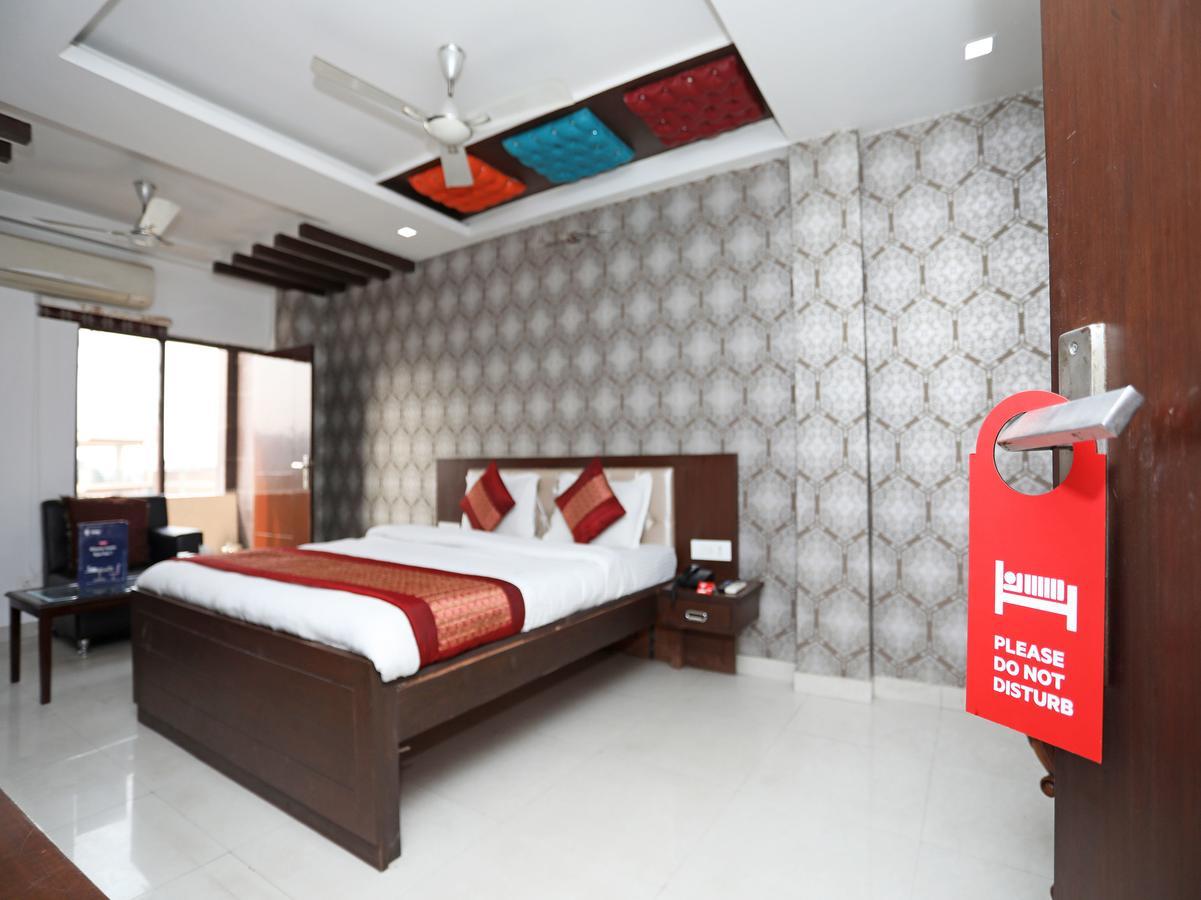 Capital O 10025 Hotel Flora Inn Gurgaon Luaran gambar